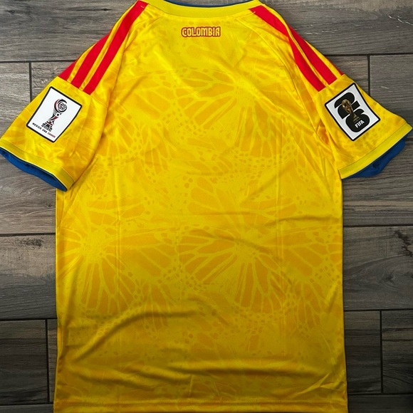 Adidas Colombia 2026 World Cup | Home Jersey | Size Medium | World Cup Badges - Picture 2 of 2